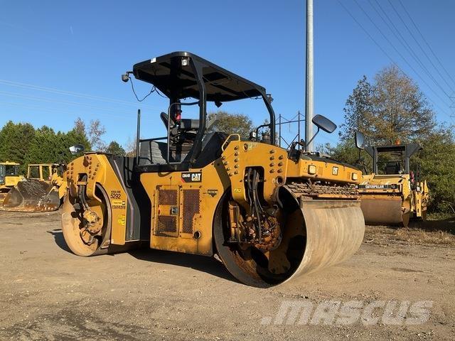 CAT CB64B 雙輪滾壓機