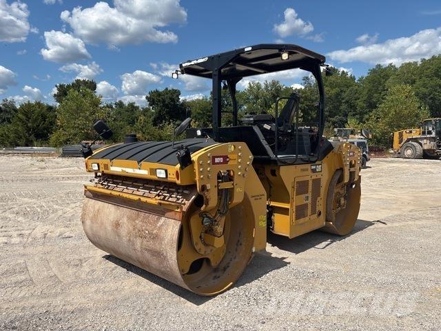 CAT CB66B 雙輪滾壓機