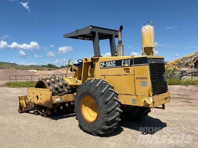 CAT CP-563C 單輪滾壓機