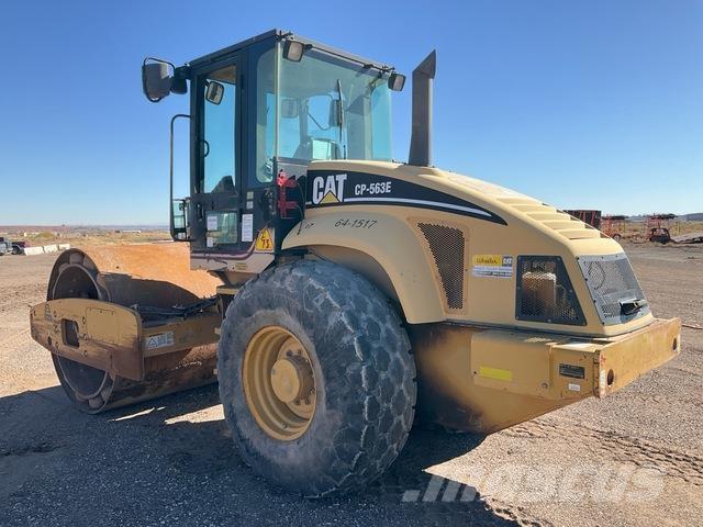 CAT CP-563E 單輪滾壓機