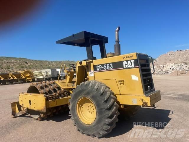 CAT CP563 單輪滾壓機