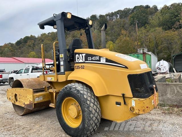 CAT CS-433E 單輪滾壓機
