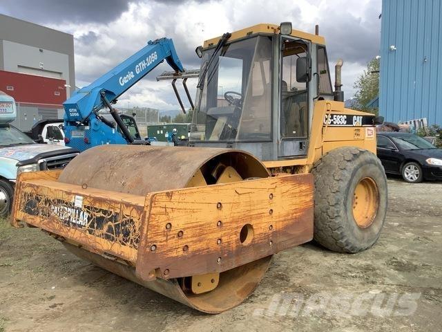 CAT CS-583C 單輪滾壓機