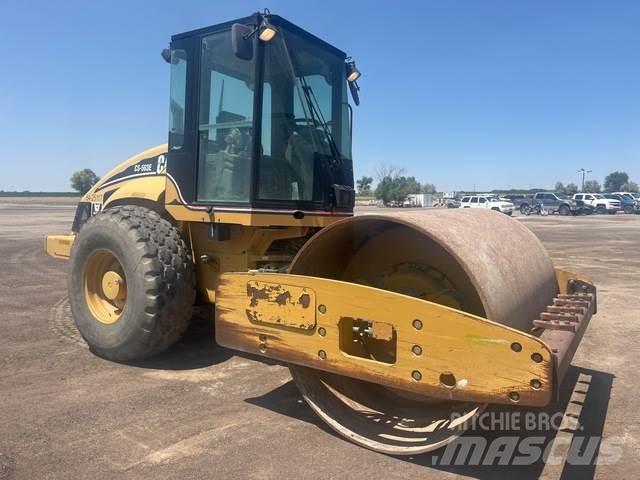 CAT CS563E 單輪滾壓機