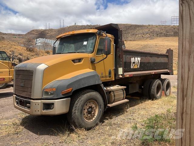 CAT CT660S 傾卸式卡車