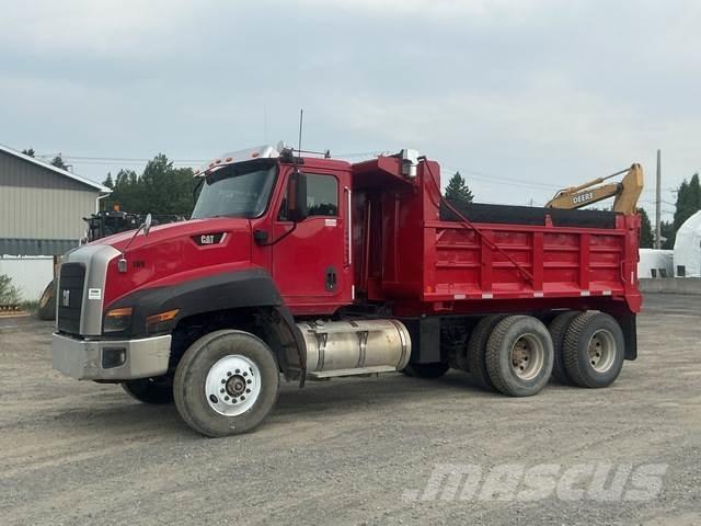 CAT CT660S 傾卸式卡車