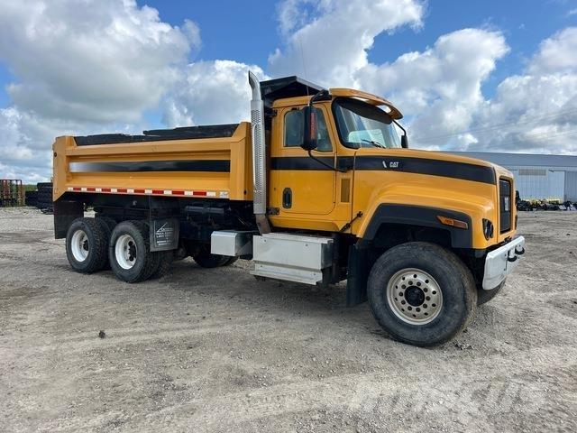 CAT CT681SG 傾卸式卡車