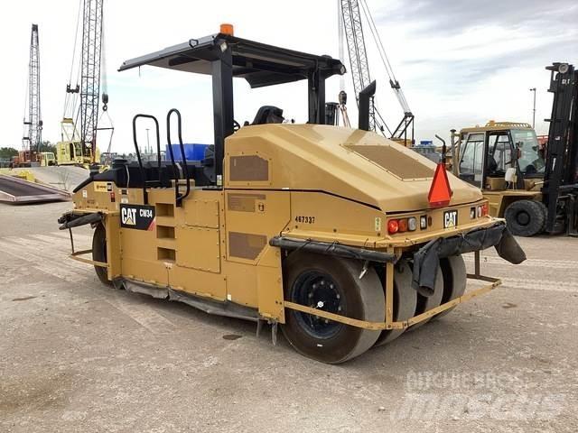 CAT CW34 膠輪滾壓機