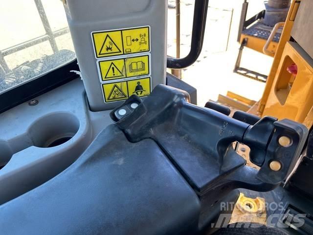 CAT D10T2 履帶推土機