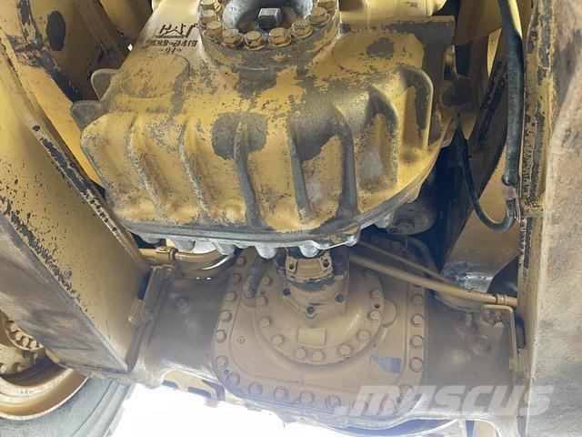 CAT D10T2 履帶推土機