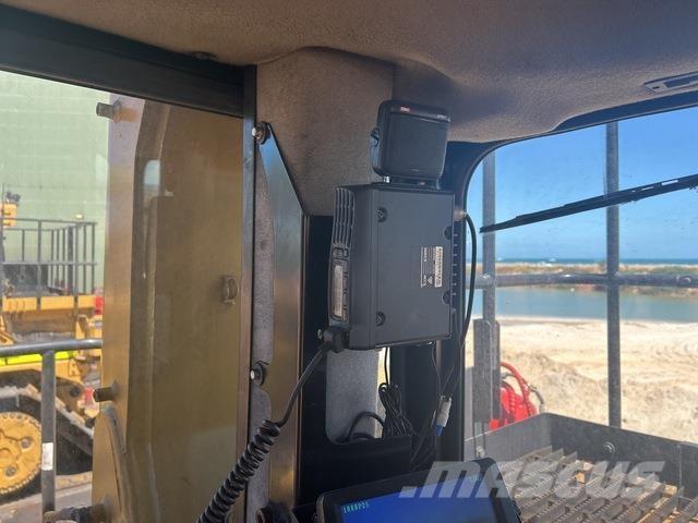 CAT D11T 履帶推土機