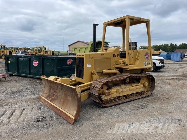 CAT D3B 履帶推土機