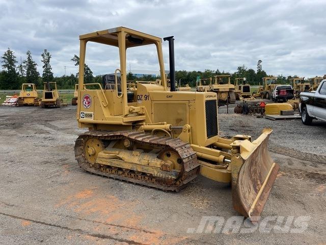 CAT D3B 履帶推土機