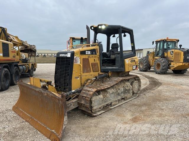 CAT D3K2 XL 履帶推土機