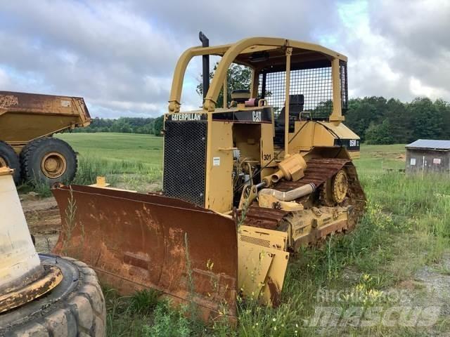 CAT D5M XL 履帶推土機