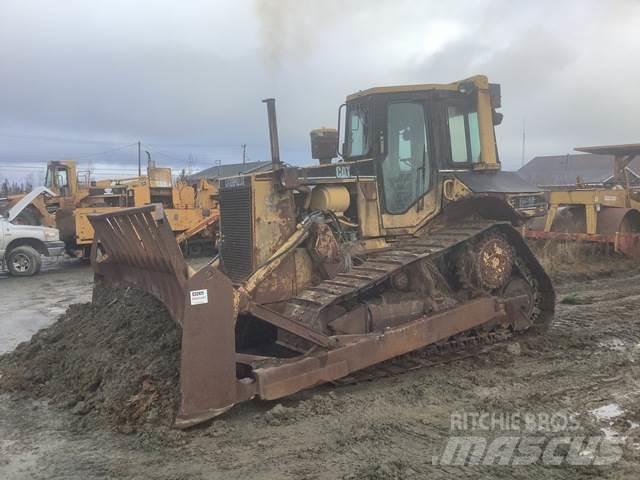CAT D6 履帶推土機
