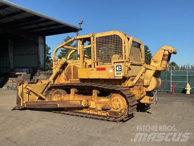 CAT D7 履帶推土機
