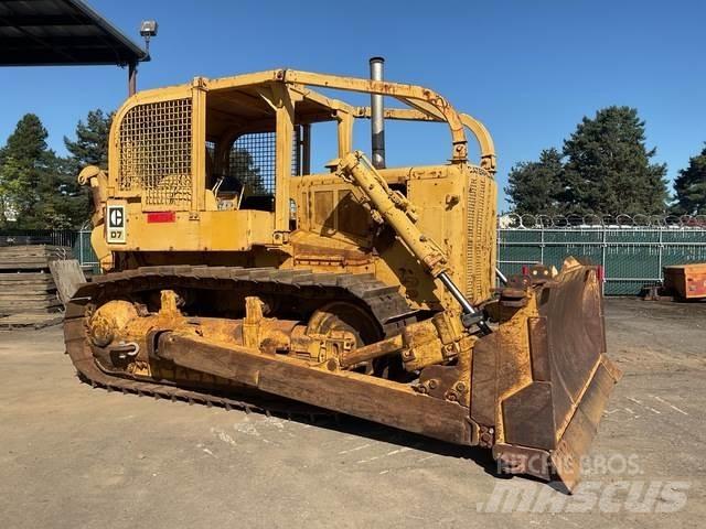CAT D7 履帶推土機