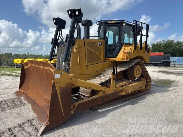CAT D7 履帶推土機