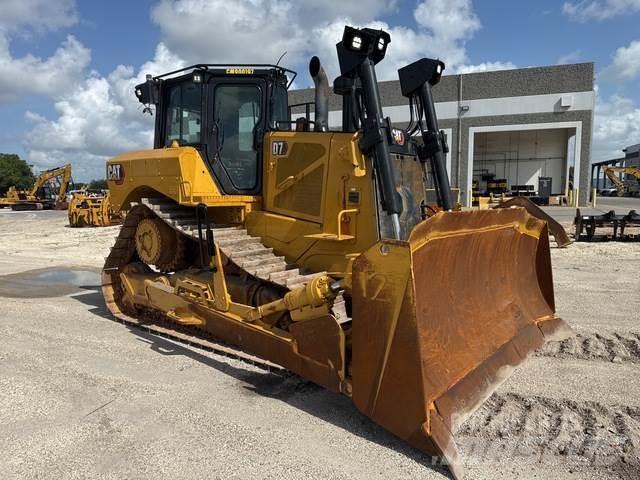 CAT D7 履帶推土機