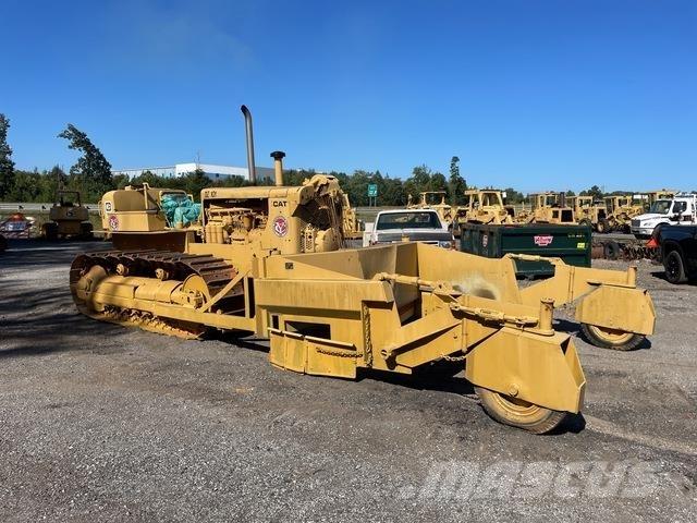 CAT D8 履帶推土機