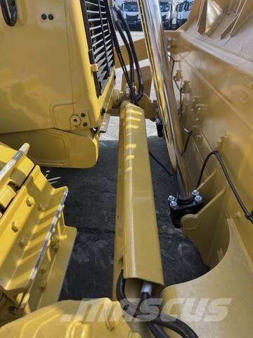 CAT D8T 履帶推土機