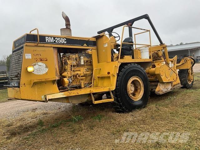CAT RM-250C 土壤壓實機