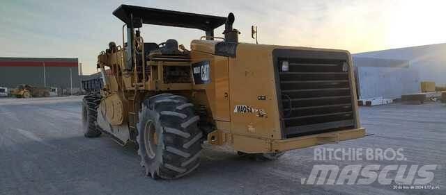 CAT RM300 土壤壓實機