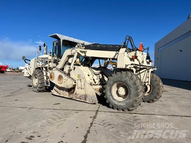 CAT RM500 土壤壓實機