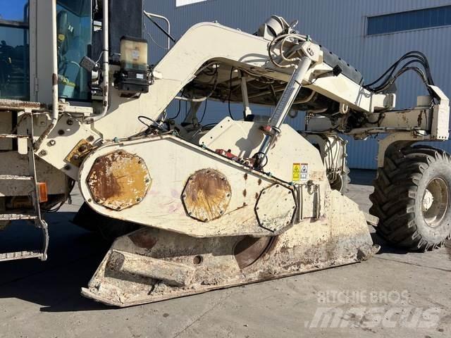 CAT RM500 土壤壓實機