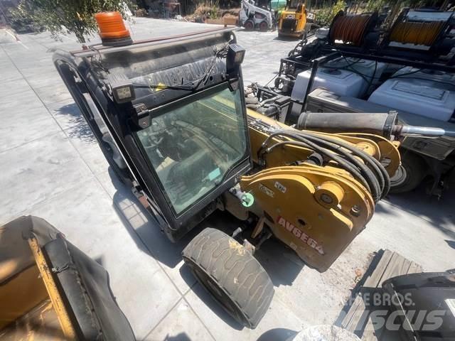 CAT TH255 伸縮臂操作車