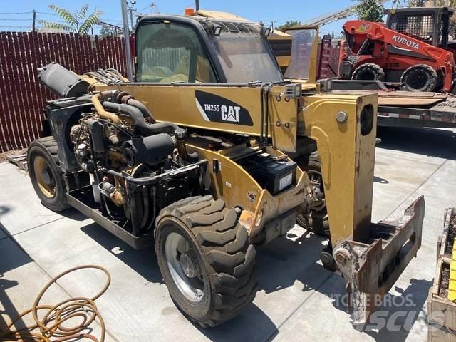CAT TH255 伸縮臂操作車