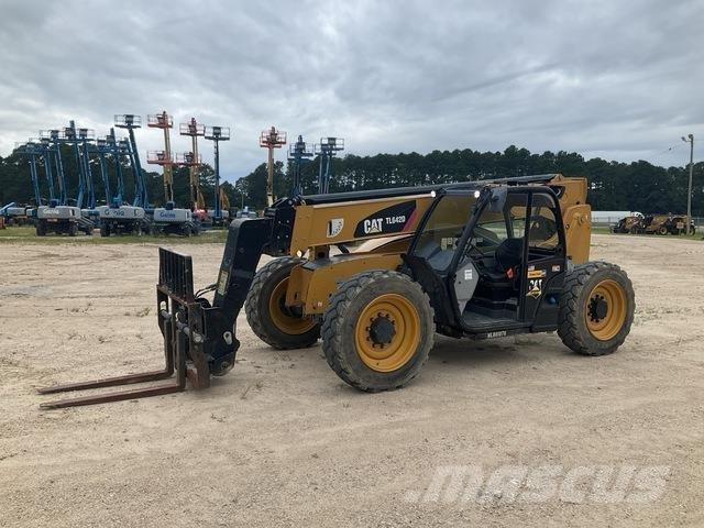 CAT TL642D 伸縮臂操作車