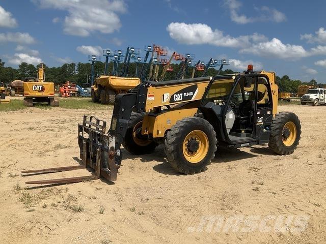 CAT TL642D 伸縮臂操作車