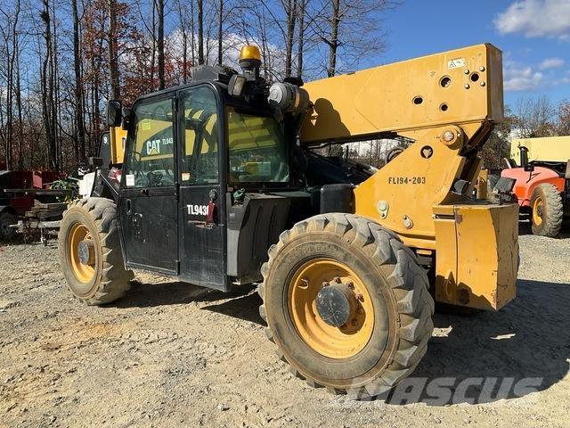 CAT TL943C 伸縮臂操作車