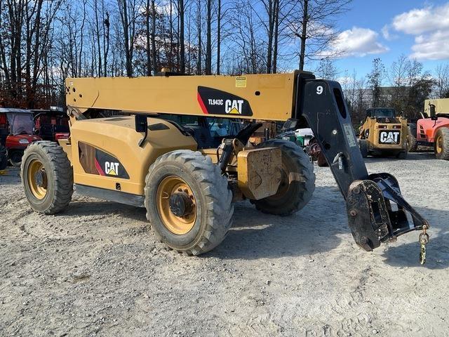 CAT TL943C 伸縮臂操作車