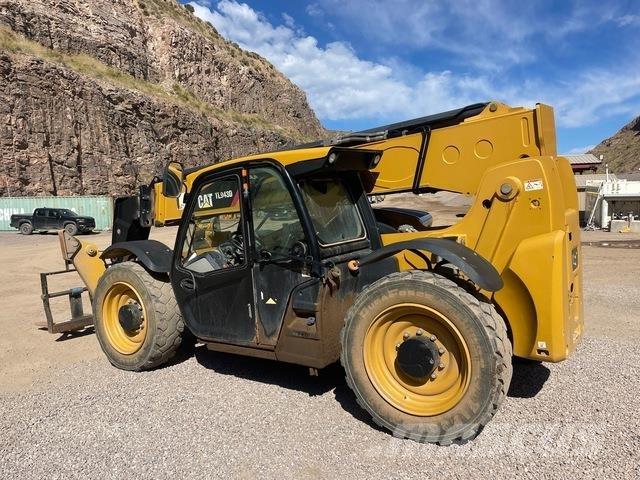 CAT TL943D 伸縮臂操作車
