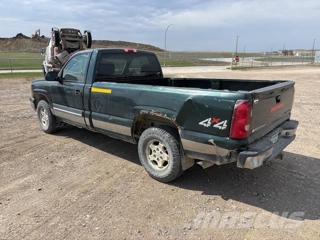 Chevrolet 1500 皮卡.傳統半斗卡車/側卸板