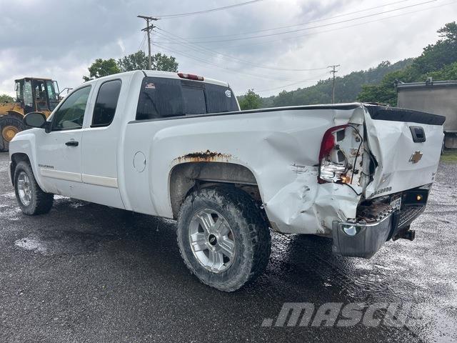 Chevrolet 1500 皮卡.傳統半斗卡車/側卸板