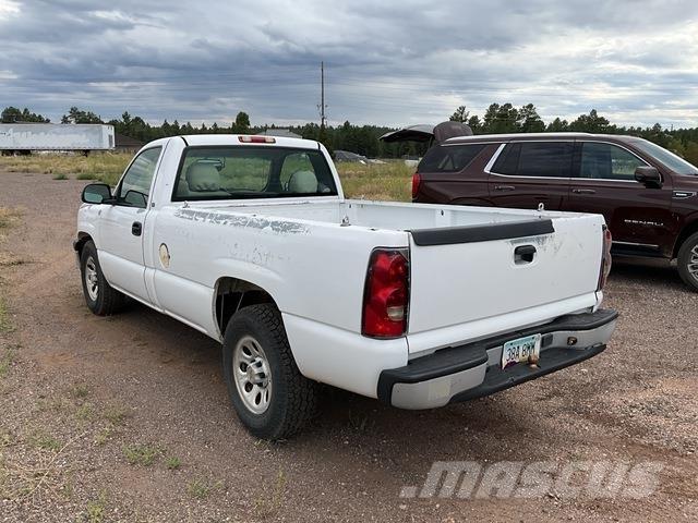 Chevrolet 1500 皮卡.傳統半斗卡車/側卸板