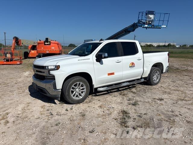 Chevrolet 1500 皮卡.傳統半斗卡車/側卸板
