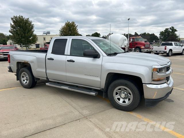 Chevrolet 1500 皮卡.傳統半斗卡車/側卸板