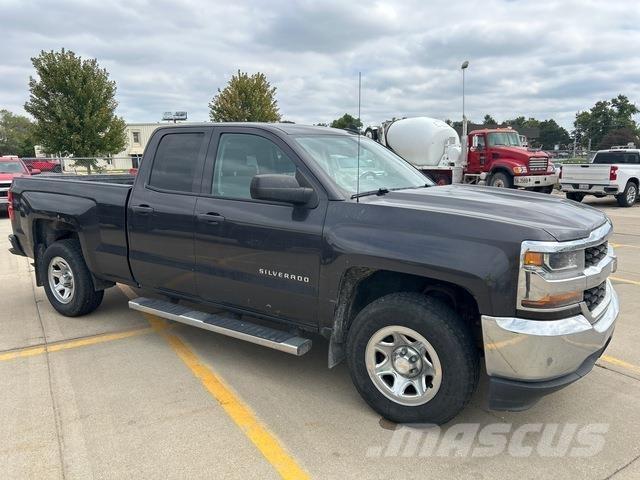 Chevrolet 1500 皮卡.傳統半斗卡車/側卸板