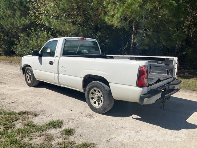 Chevrolet 1500 皮卡.傳統半斗卡車/側卸板