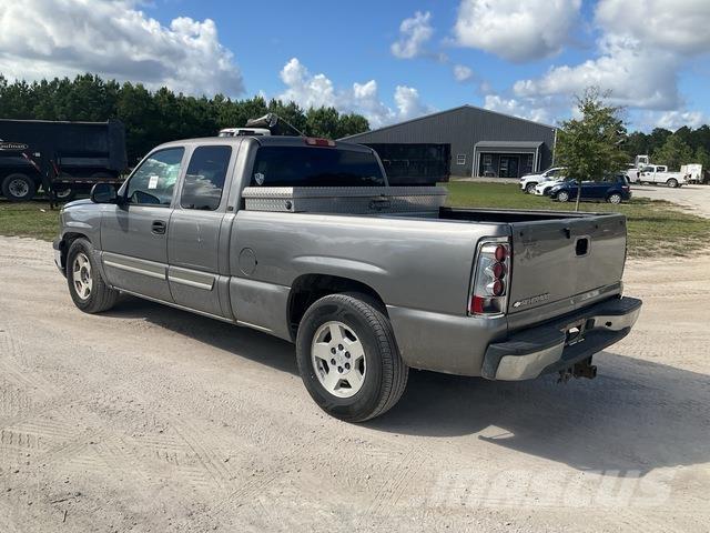 Chevrolet 1500 皮卡.傳統半斗卡車/側卸板