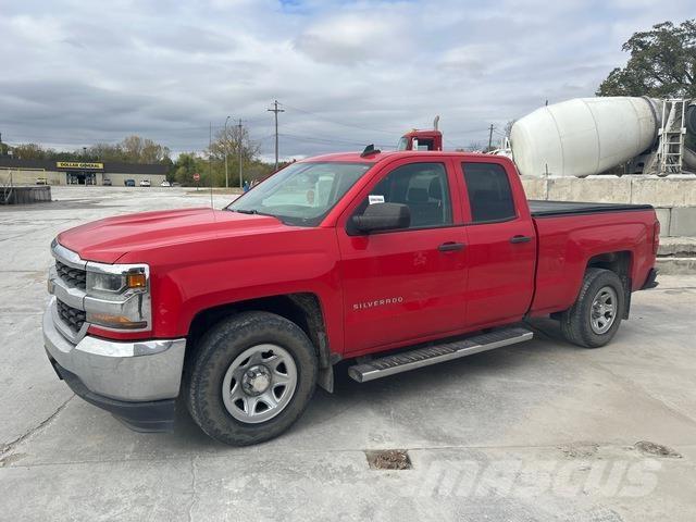 Chevrolet 1500 皮卡.傳統半斗卡車/側卸板