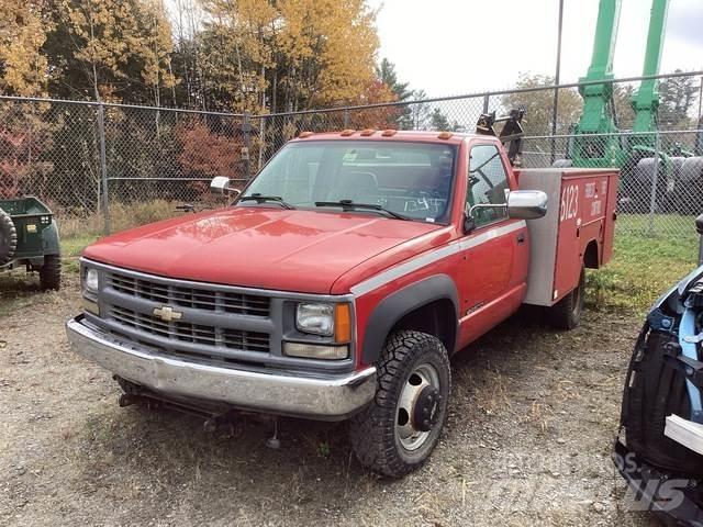 Chevrolet 3500 刮雪板和犁