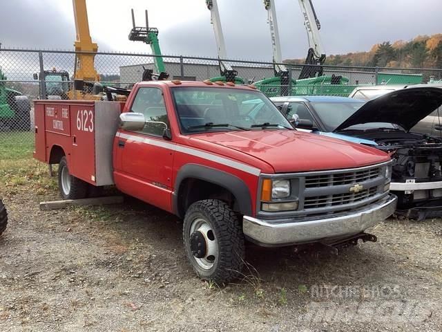 Chevrolet 3500 刮雪板和犁
