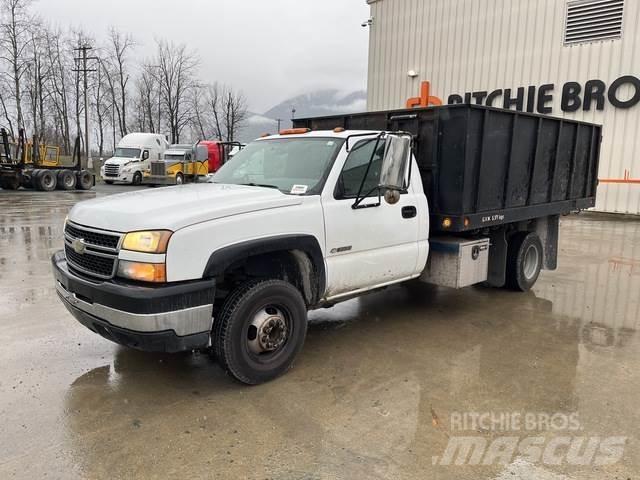Chevrolet 3500 平板式/側卸式卡車