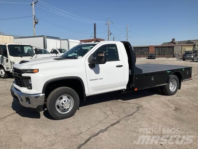 Chevrolet 3500 平板式/側卸式卡車